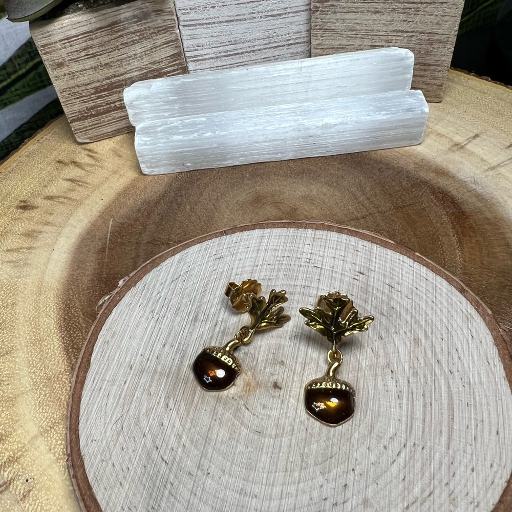 VTG| Acorn Avon Earrings 🍂 - Picture 6 of 10